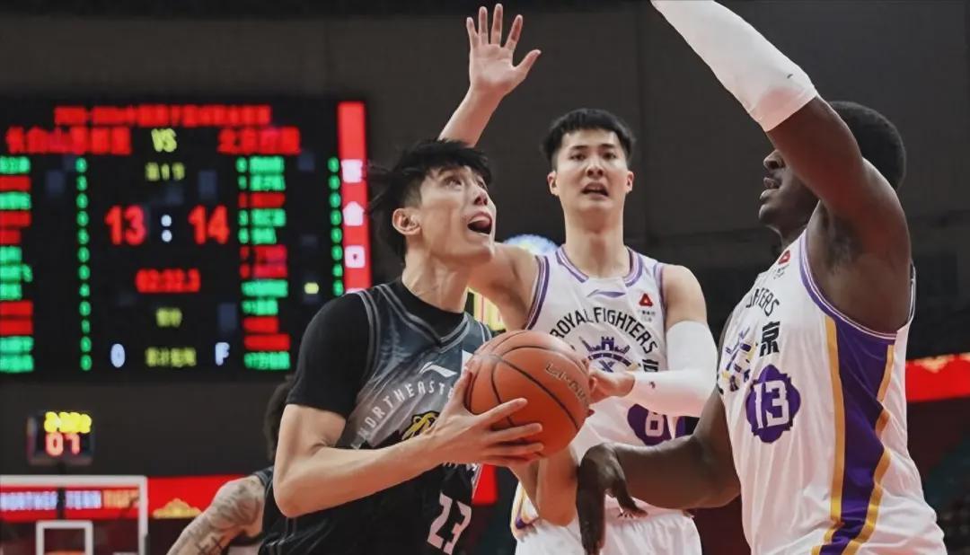 开云APP下载-辗转多支球队！北京首钢弃将终于证明自己，场均10.5分