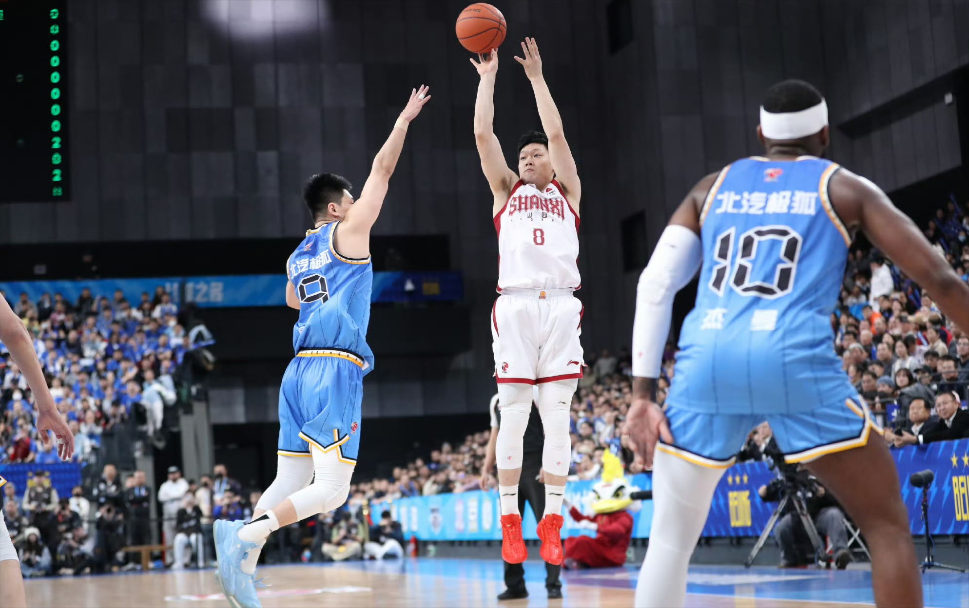 开云在线-临危受命！张宁末节8分忘我怒吼，媒体人：伤没好利索主动请缨